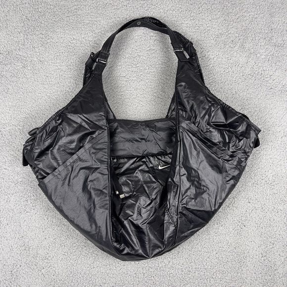 Nike Handbags - Nike Victory Gym Bag Womens Carryall Duffle Yoga Tote Black Gorpcore Streetware